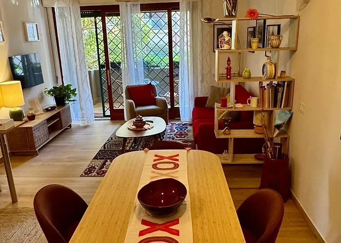 Joyful Escape Flat Apartment Rom